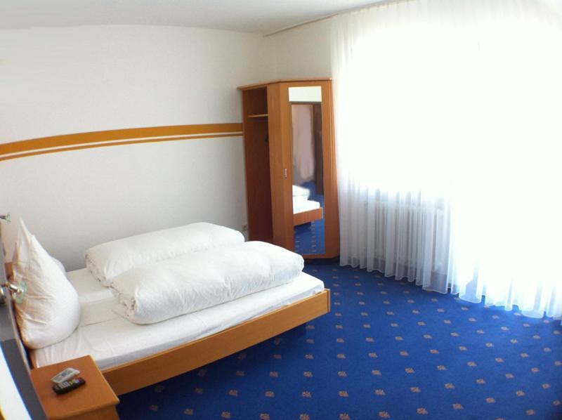 Landgasthof Scheubel Gremsdorf Habitación foto